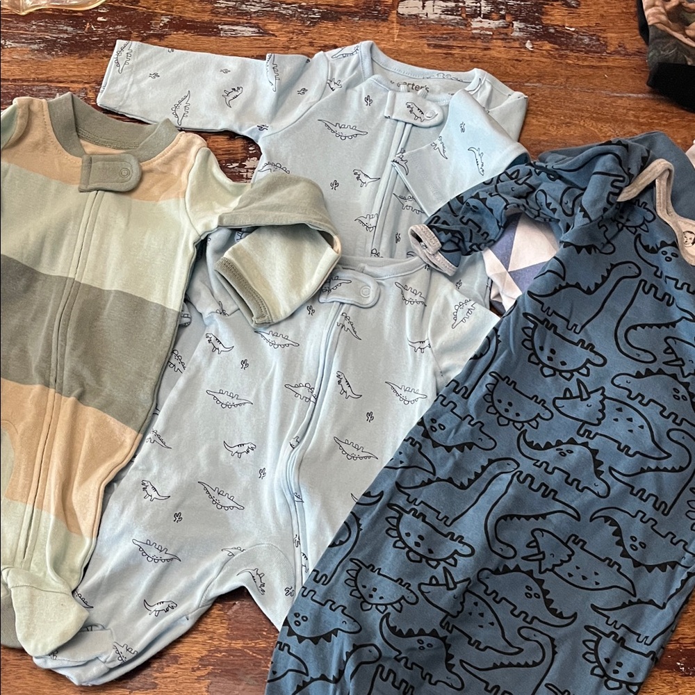 EUC Lot of Newborn and 0-3 Baby boy onesies gown and swaddle